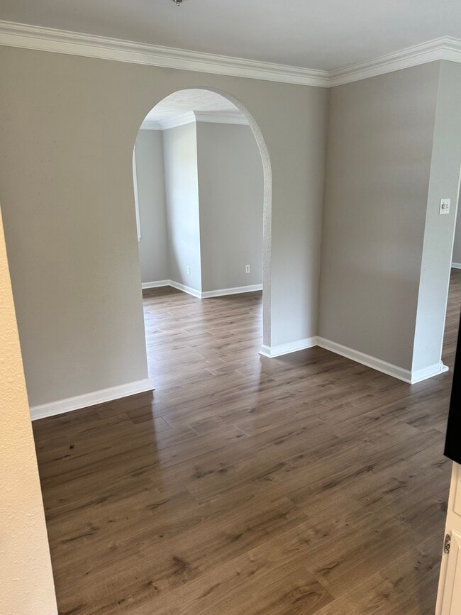 Building Photo - 914 Maureen St