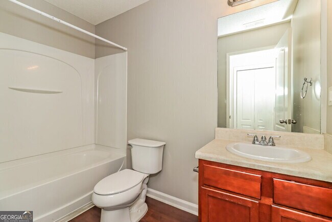 Building Photo - 218 Comet Ct