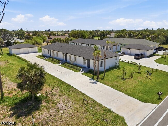 Building Photo - 195 Rotonda Blvd W