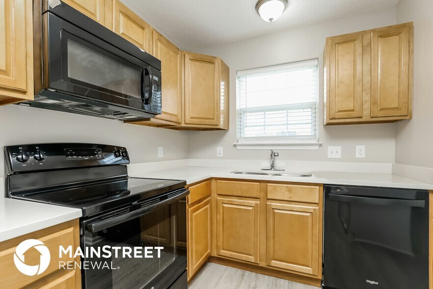 Building Photo - 703 Lou Gehrig Cir