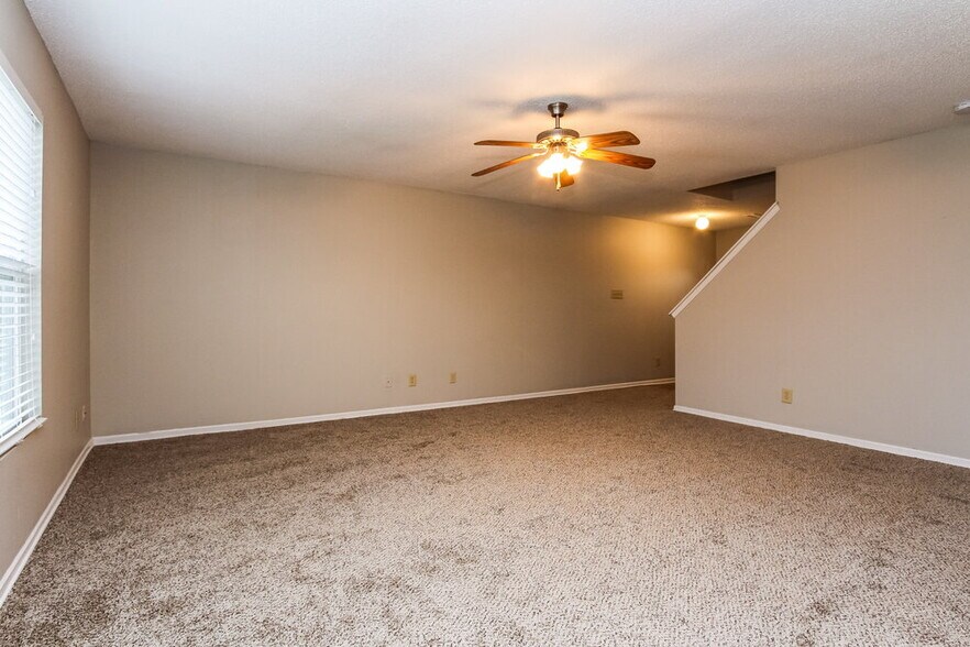 Building Photo - 8551 Bluff Point Dr