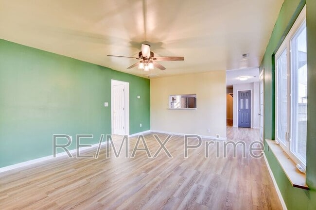 Building Photo - 214 Jouster Way