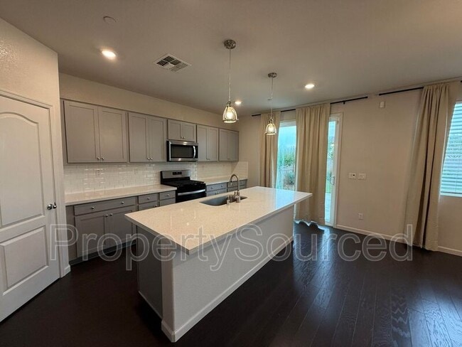 Building Photo - 15535 Ortega St