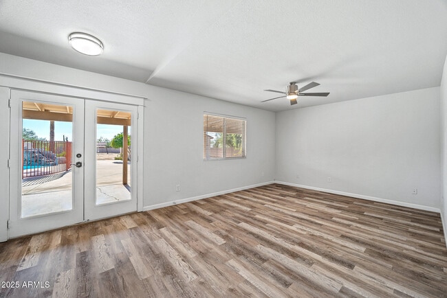 Building Photo - 6039 E Skinner Dr