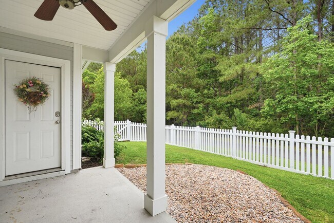Building Photo - Like New Home For Lease in Rice Creek!