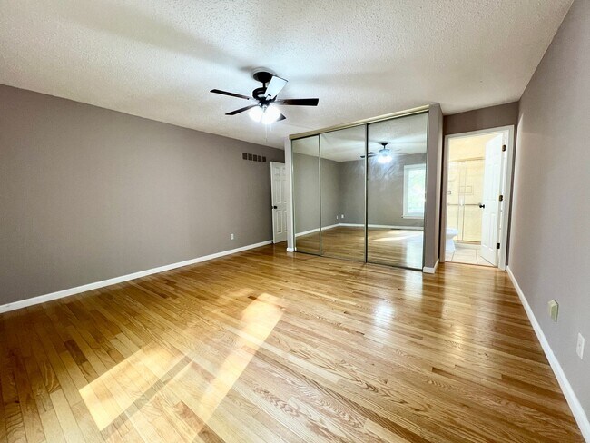 Building Photo - 1515 Mautenne Dr