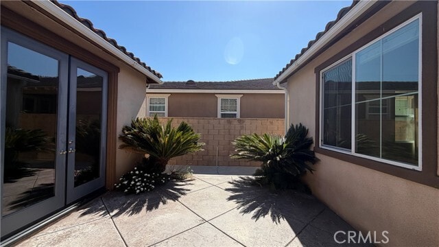 Building Photo - 9549 Seasons Dr