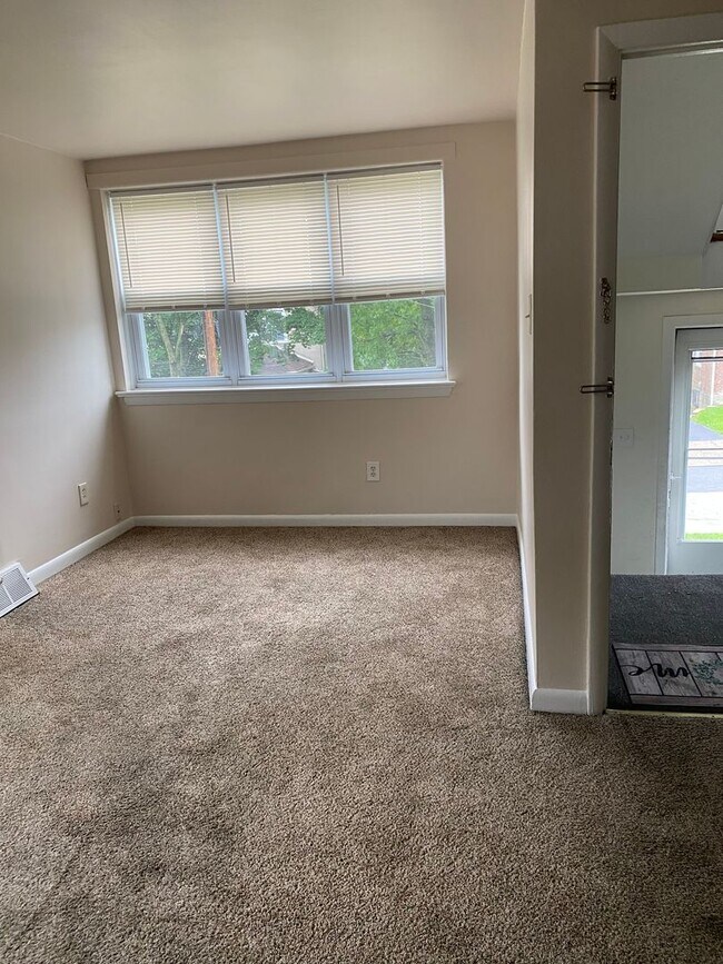 Building Photo - 3401 Berkley Ave