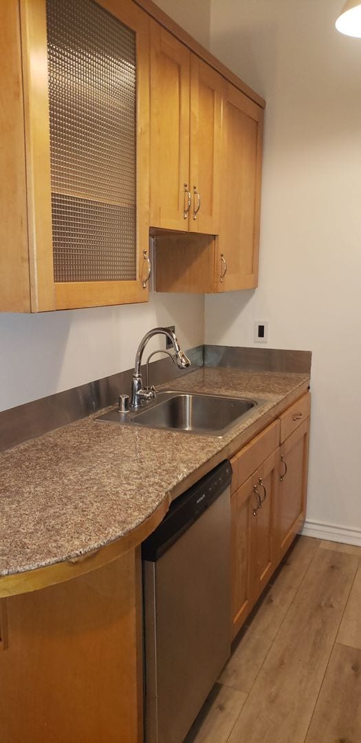 Building Photo - Awesome 1 Bedroom 1 bath unit Downtown LA