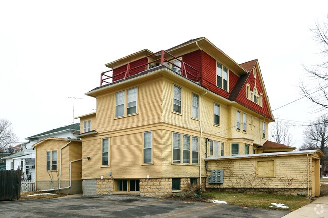 Building Photo - 70 S Chapel St