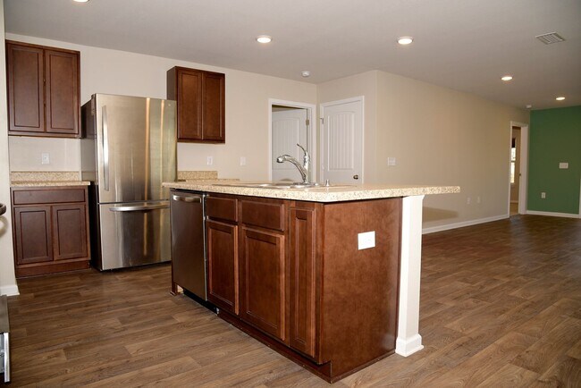 Building Photo - Highly desirable Hammock Bay home!