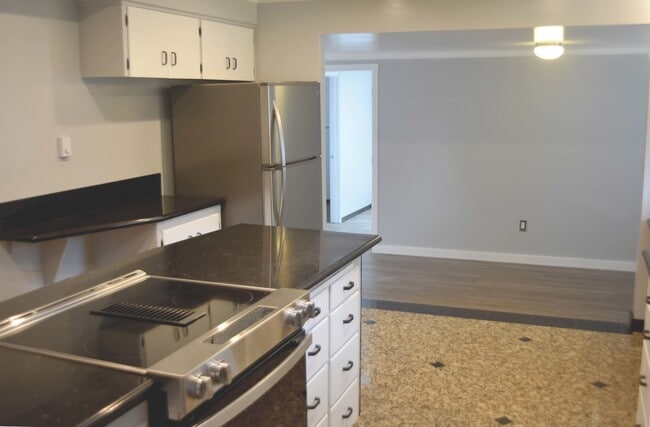 Building Photo - Charming Updated 1955 Rambler – 3 Bed, 2 B...