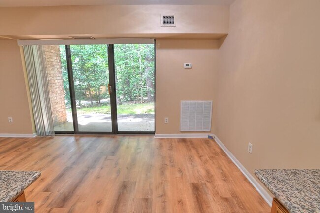 Building Photo - 11629 Stoneview Square