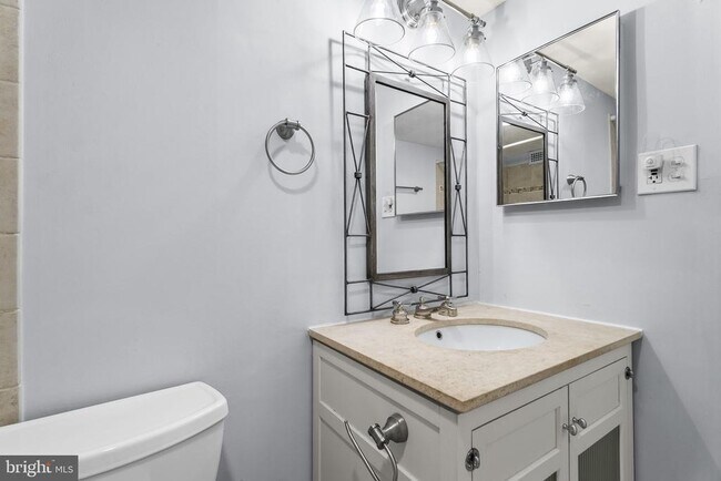 Building Photo - 301 N Beauregard St