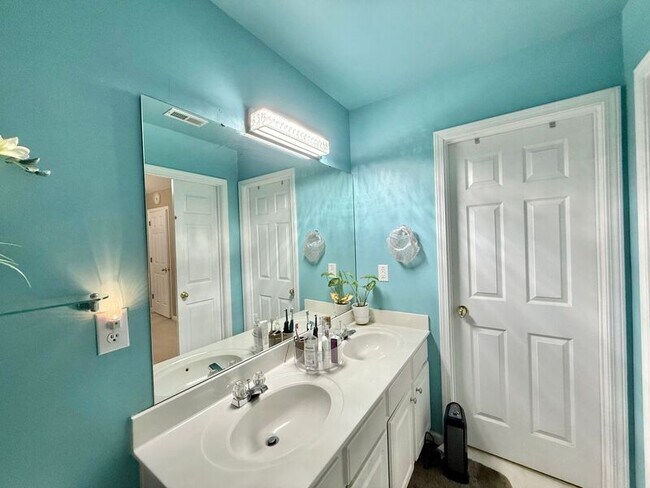 Building Photo - 311 Coral Creek Ln