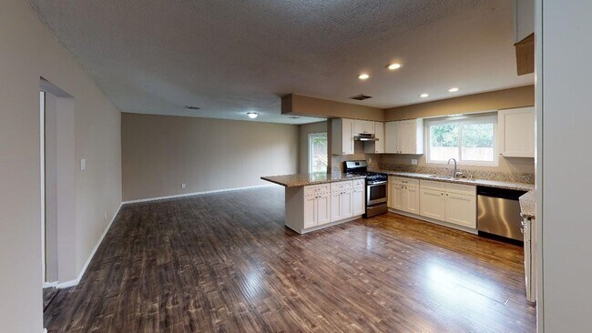 Building Photo - Available now! Awesome 4/2 Single Story home in the heart of Loma Linda for Lease!