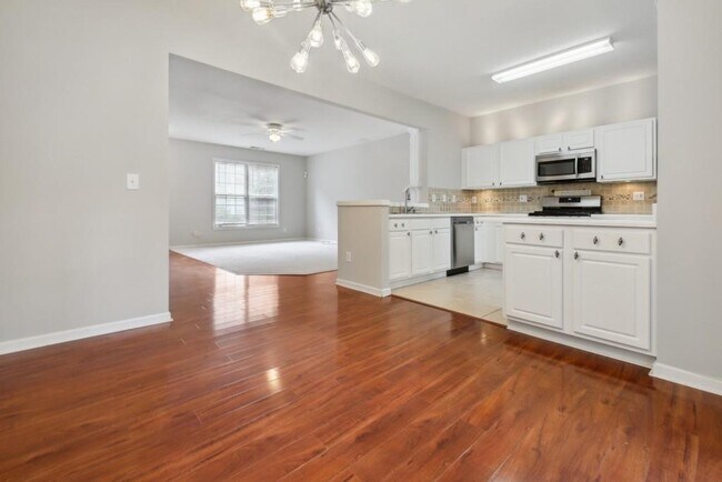 Building Photo - 4084 Howell Park Rd