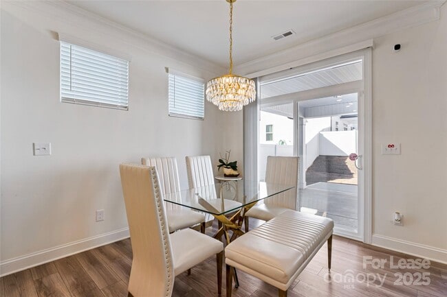 Building Photo - 116 Farrier Ln