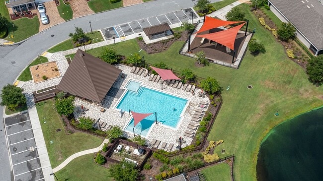 Building Photo - Stunning Home in Desirable Neighborhood