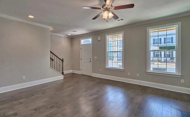 Building Photo - 5 Bedroom 2000 Square Ft Home at Village at Berkeley