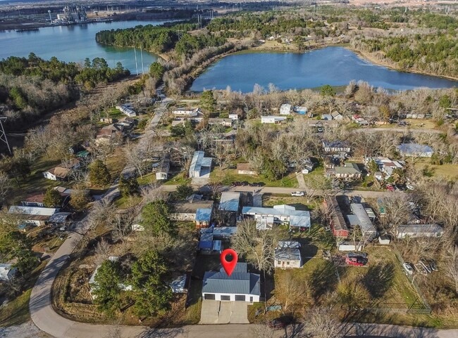 Building Photo - 10864 Pecan St