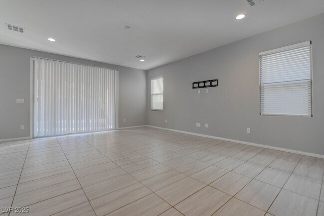 Building Photo - 12847 Slipknot St