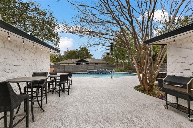 Building Photo - 11009 Hillside Oak Ln