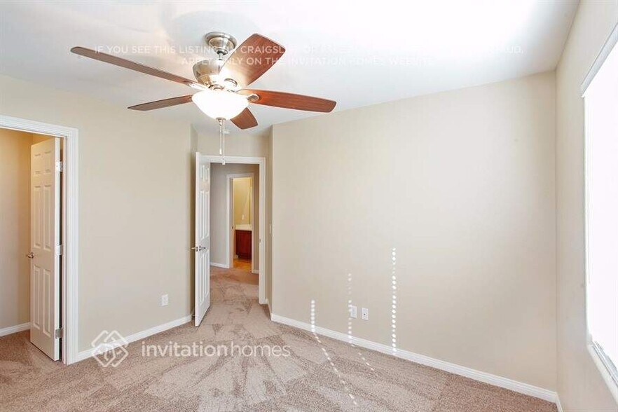 Building Photo - 357 Shimmering Moon St