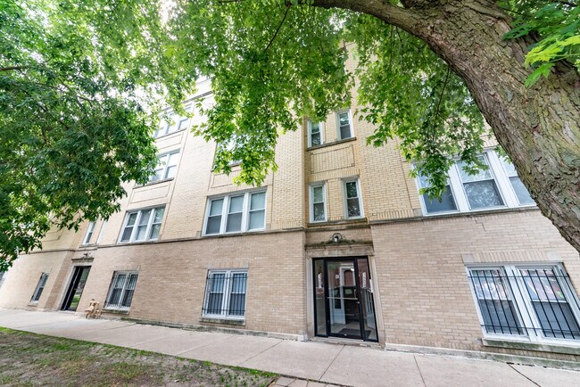 Primary Photo - 1507 W Albion Ave