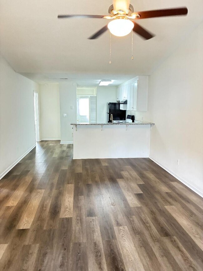 Building Photo - 4202 Thistle Dr NW