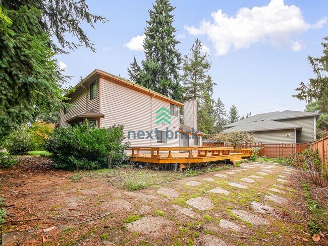 Building Photo - Charming Family Home in a Tranquil Cul-de-Sac