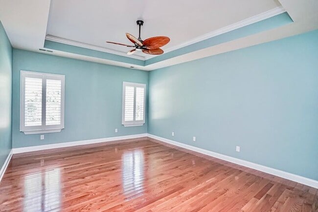 Building Photo - 100 Little Pond Dr