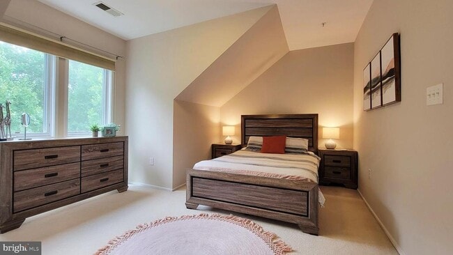 Building Photo - 2010 N Westmoreland St