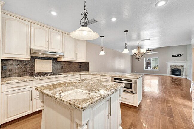 Building Photo - 1808 Cougar Ln