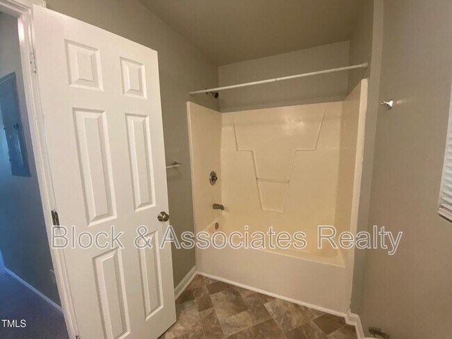 Building Photo - 116 Archdale Dr