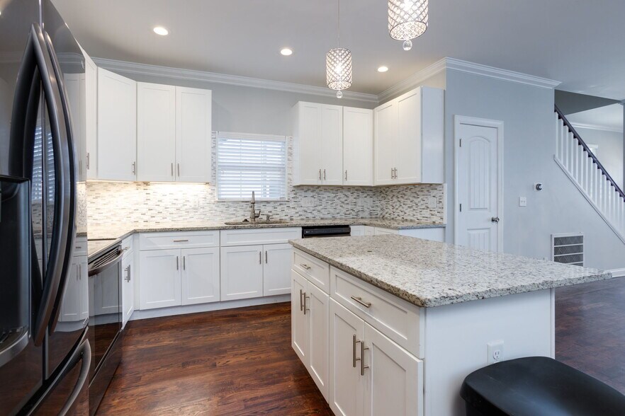 Building Photo - 5908A Morrow Rd