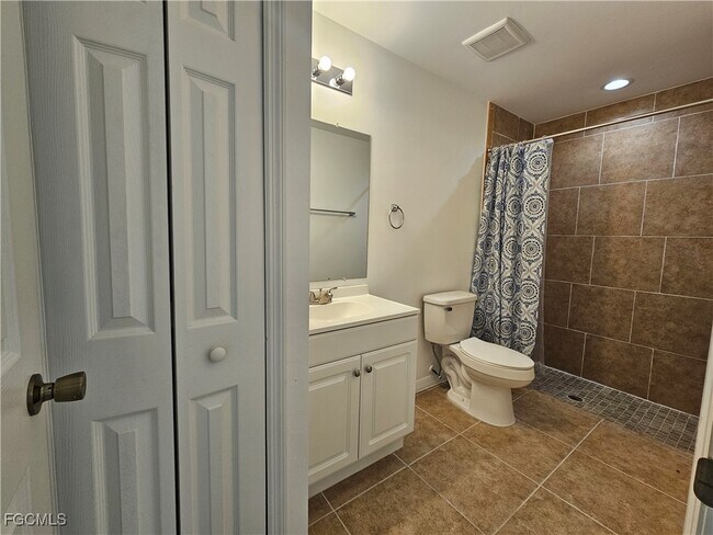 Building Photo - 3820 SW 16th Pl