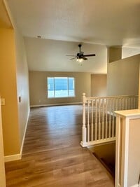 Building Photo - Updated 5-Bedroom Windsor Home - Available...