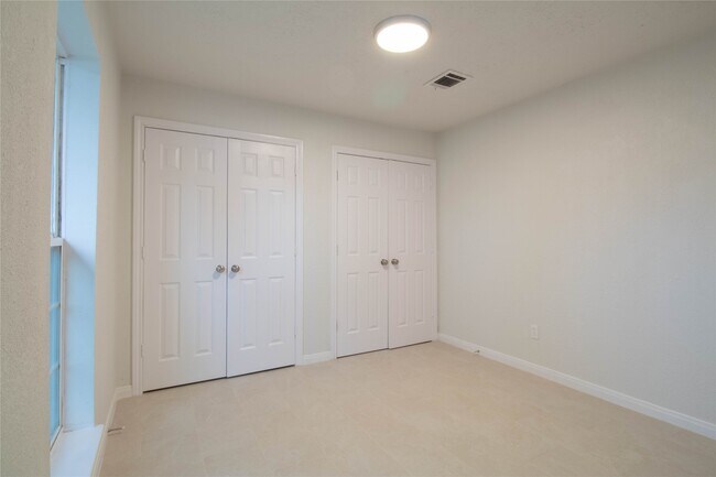 Building Photo - 13111 Campos Dr