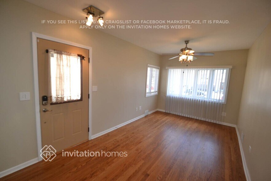 Building Photo - 2418 N 75th Ct