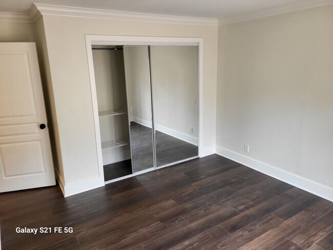 Building Photo - Beautiful Condo: 3 bed 2 Bath, located in Irvine-Woodbridge community, with a park, playground an...
