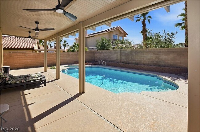 Building Photo - 7709 Kalmalii Ave