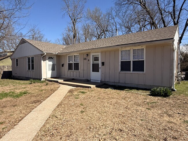 Building Photo - 5941 Raytown Rd