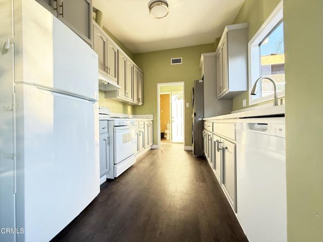 Building Photo - 18540 Arminta St