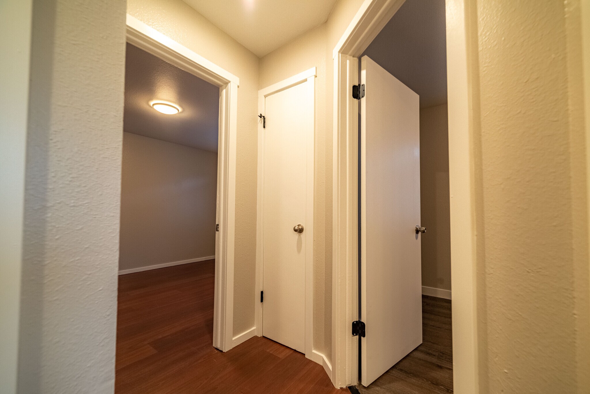 Building Photo - 269 Montgomery St W