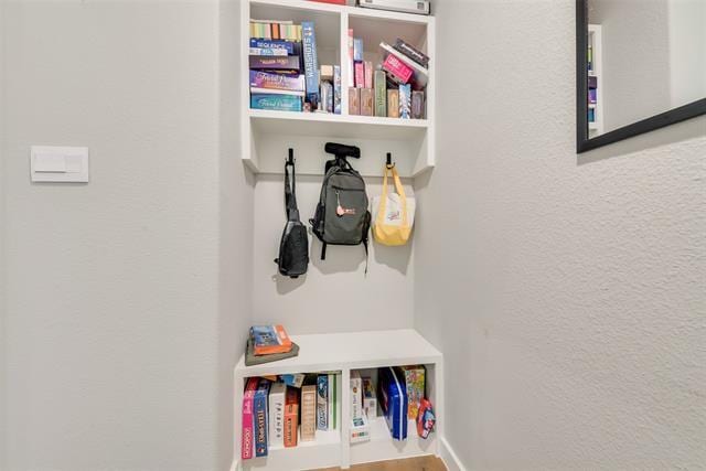 Building Photo - 211 Coyote Creek Dr