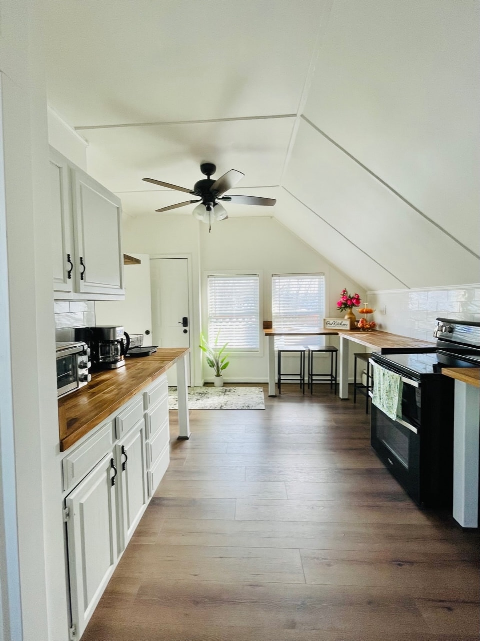 Kitchen - 143 Oak St