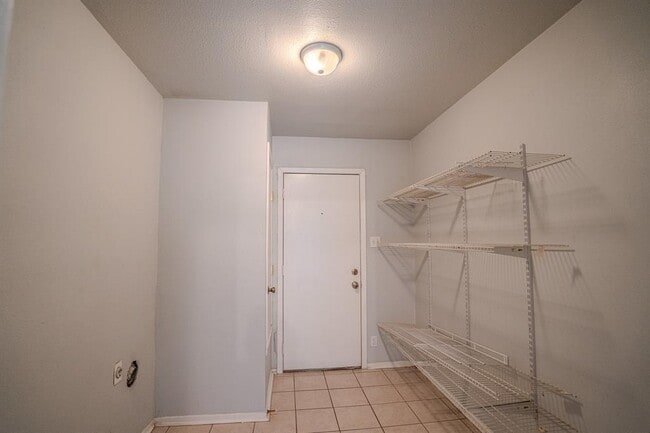 Building Photo - 12403 Tree Line Dr