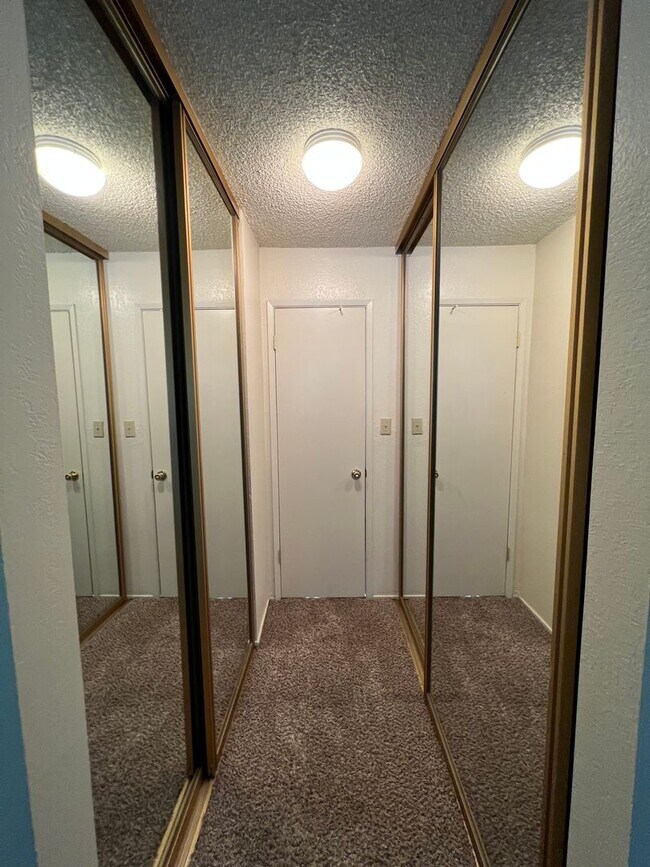 Building Photo - 7735 Las Lilas Ct