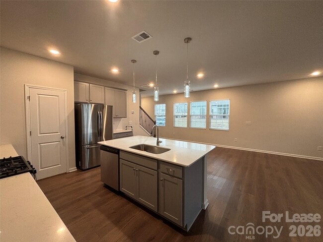 Building Photo - 15733 Country House St